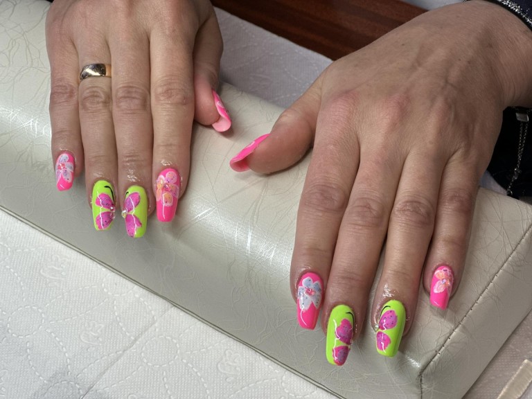 Wiosenne inspiracje. Najnowsze trendy w stylizacji paznokci