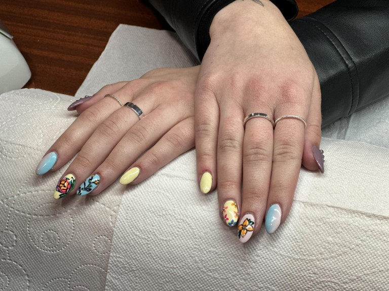 Wiosenne inspiracje. Najnowsze trendy w stylizacji paznokci