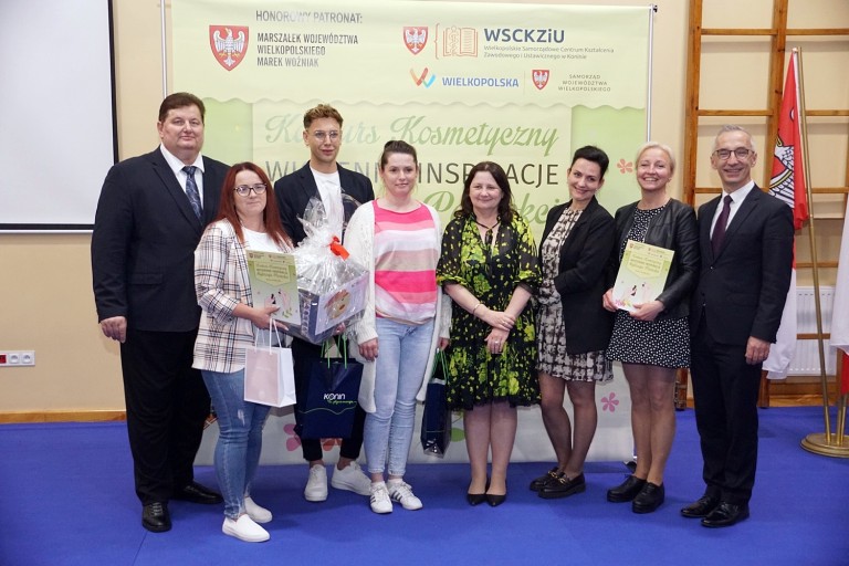 Wiosenne inspiracje. Najnowsze trendy w stylizacji paznokci