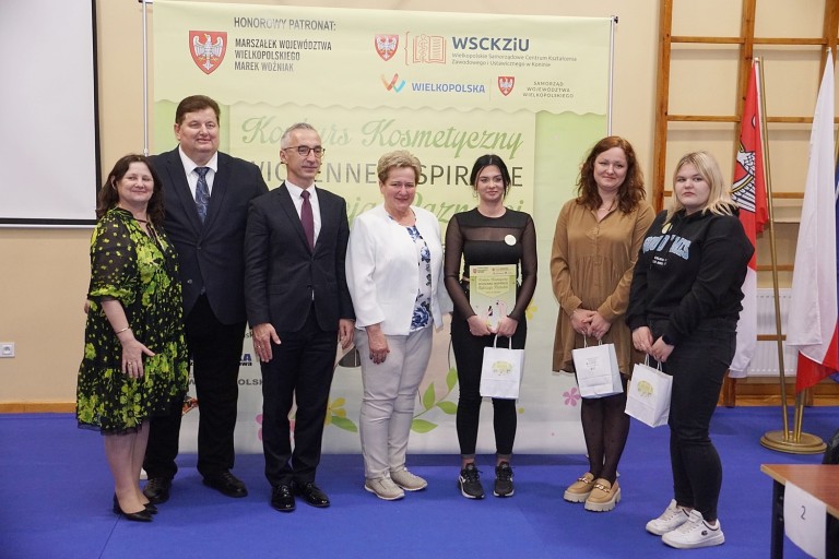 Wiosenne inspiracje. Najnowsze trendy w stylizacji paznokci