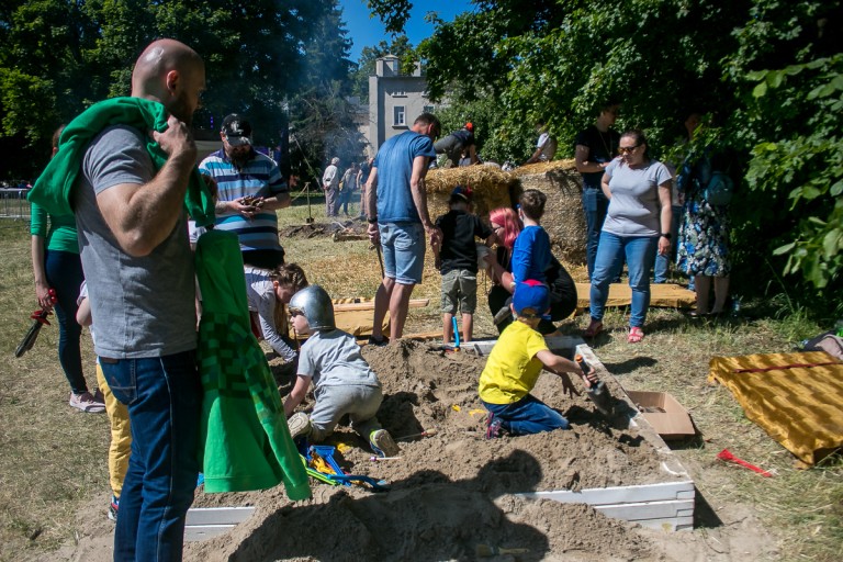 Ląd. Słowiańsko-cysterska osada już stoi. W niedzielę drugi dzień festiwalu