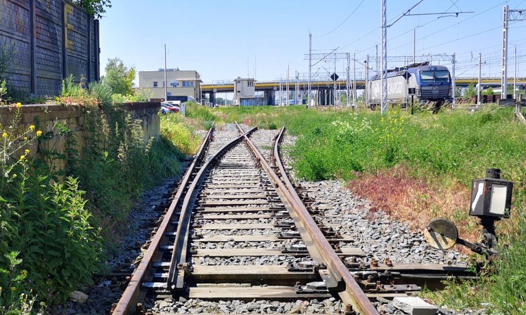 Ojciec zapalał zwrotnice i smarował rozjazdy a chłopcy nosili chleb Ruskim