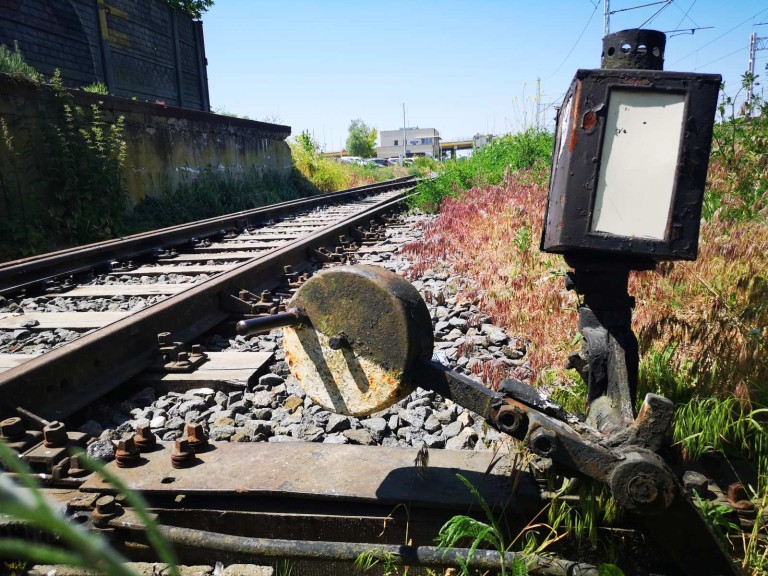 Ojciec zapalał zwrotnice i smarował rozjazdy a chłopcy nosili chleb Ruskim