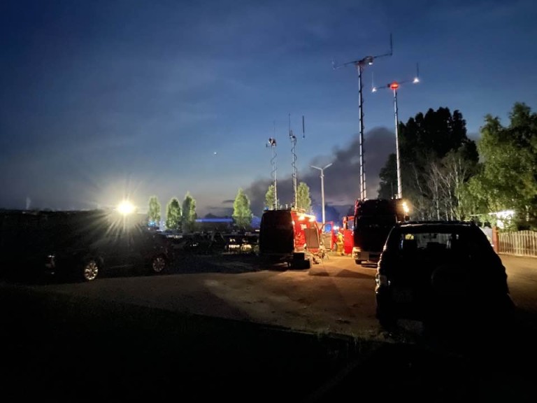 Wielki pożar tartaku w Grodźcu. Wójt zapowiada trudną noc