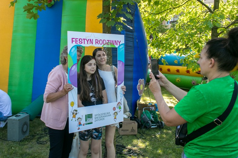 Zatorze. Rodzinny festyn przy ul. Karłowicza. Konkursy, dmuchańce i grill