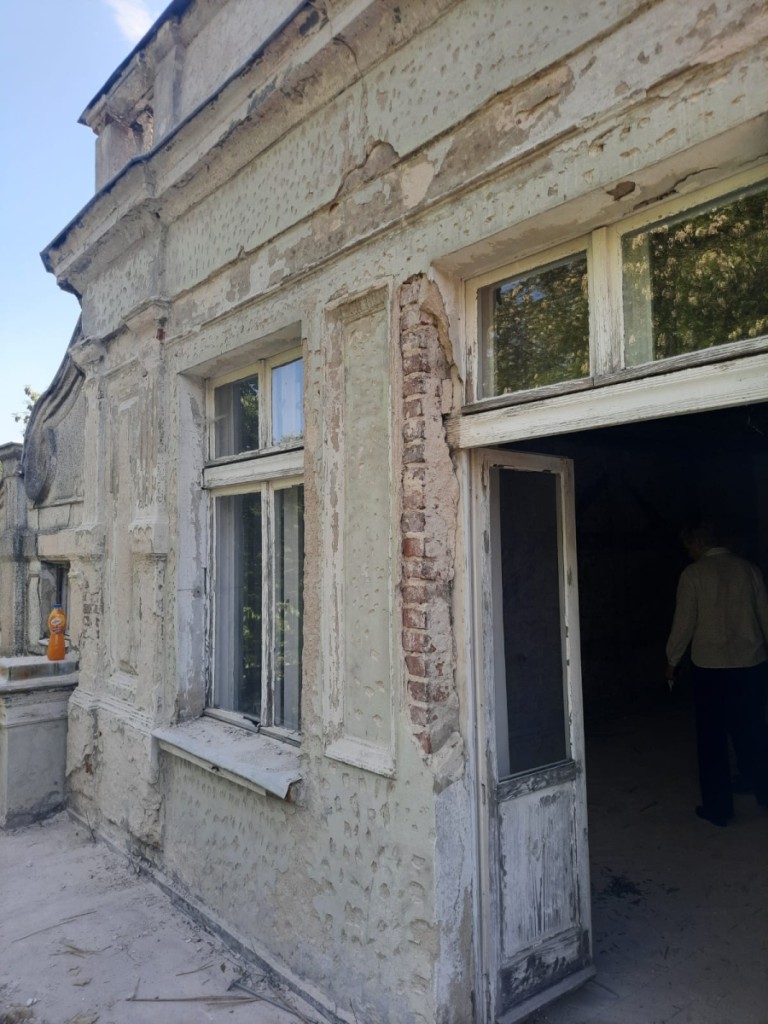 Mieczownica. Trwa remont pałacu. Powstanie w nim izba pamięci