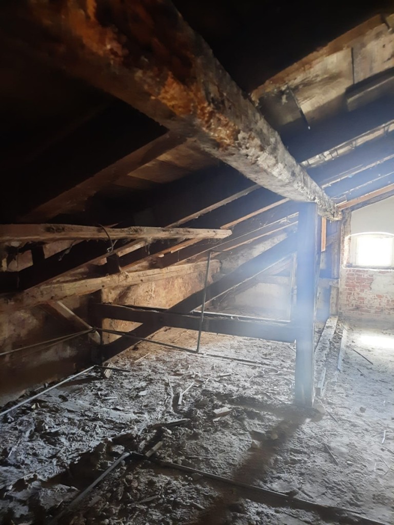 Mieczownica. Trwa remont pałacu. Powstanie w nim izba pamięci