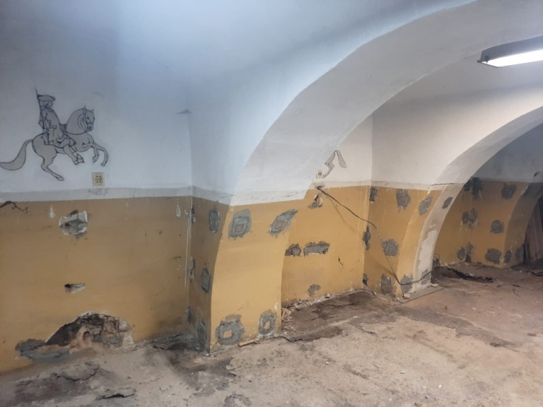 Mieczownica. Trwa remont pałacu. Powstanie w nim izba pamięci