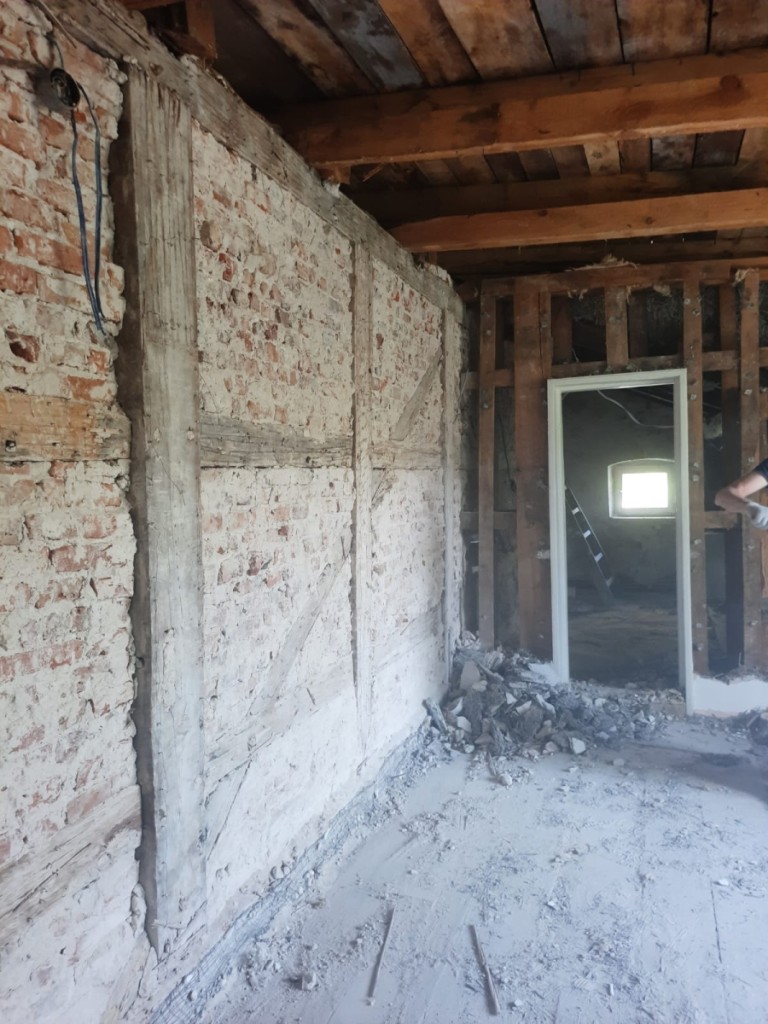 Mieczownica. Trwa remont pałacu. Powstanie w nim izba pamięci