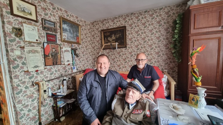 Wizyta u najstarszego powstańca. Życzenia od mieszkańców gminy