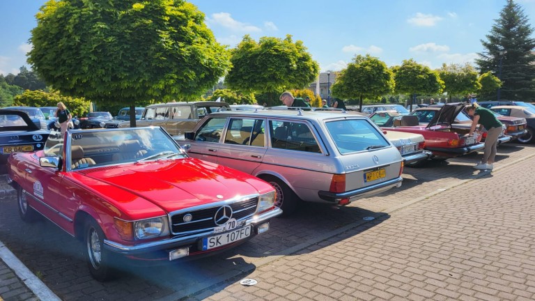 StarDrive Poland. Zabytkowe Mercedesy na drogach powiatu konińskiego
