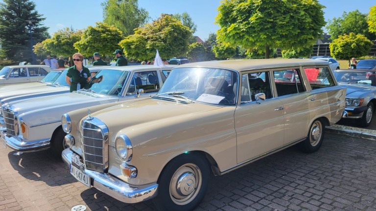 StarDrive Poland. Zabytkowe Mercedesy na drogach powiatu konińskiego