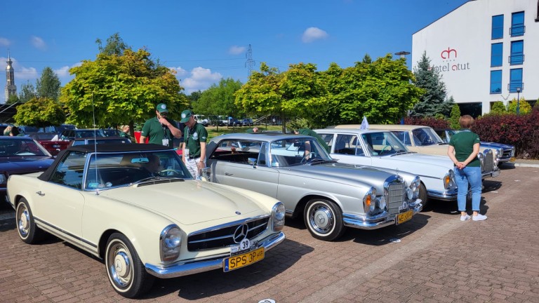 StarDrive Poland. Zabytkowe Mercedesy na drogach powiatu konińskiego