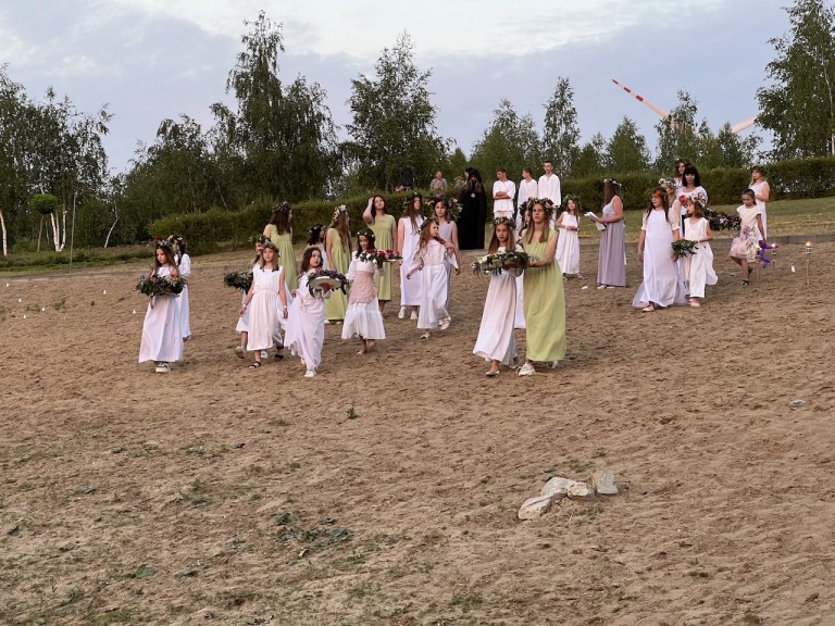 Roztańczony ogień i mistyczna aura. Noc Kupały w Kleczewie