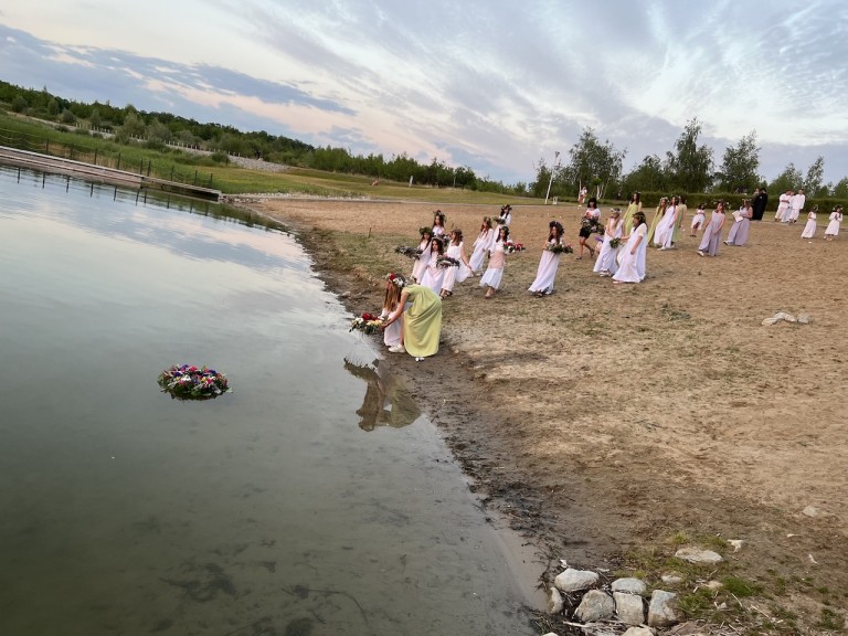 Roztańczony ogień i mistyczna aura. Noc Kupały w Kleczewie