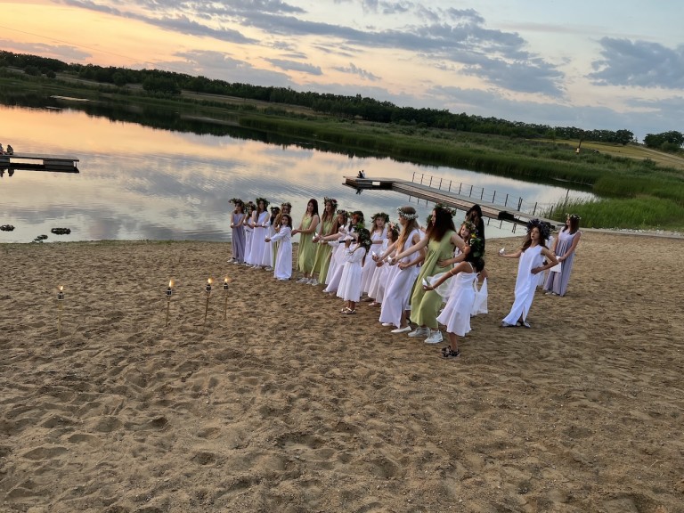 Roztańczony ogień i mistyczna aura. Noc Kupały w Kleczewie