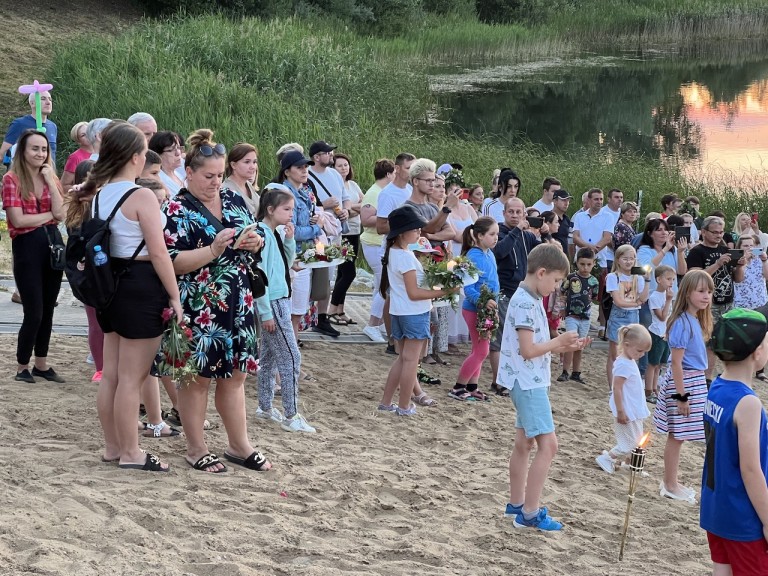 Roztańczony ogień i mistyczna aura. Noc Kupały w Kleczewie