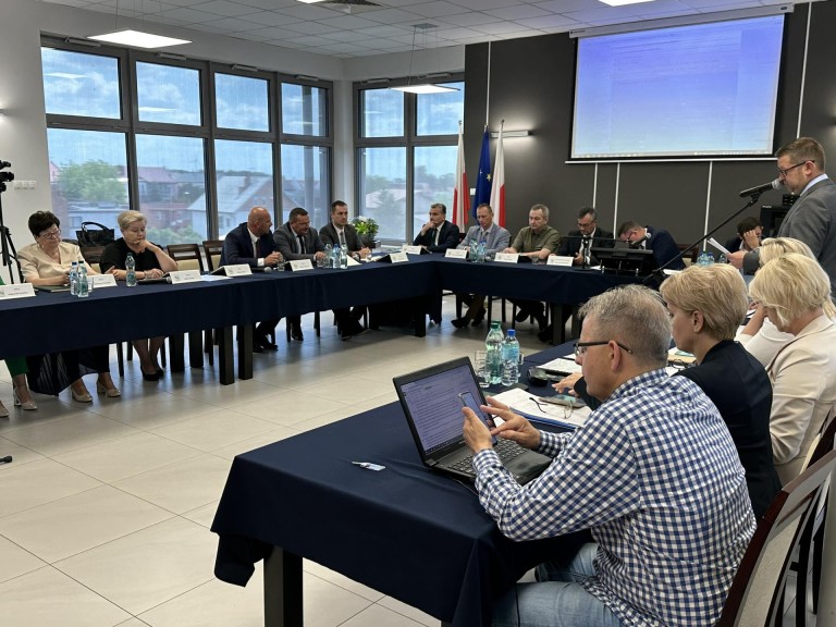 Osiągnięcia i wyzwania: Burmistrz Ślesina z wotum zaufania i absolutorium