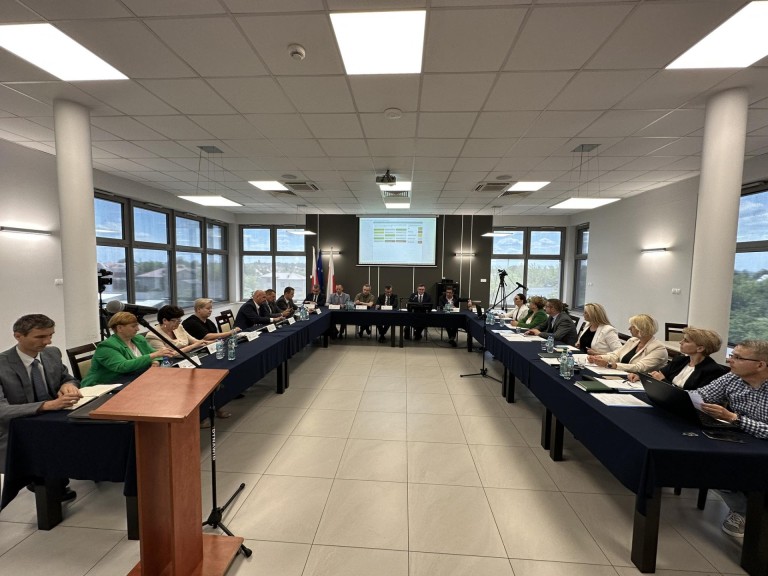 Osiągnięcia i wyzwania: Burmistrz Ślesina z wotum zaufania i absolutorium