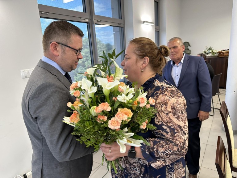 Osiągnięcia i wyzwania: Burmistrz Ślesina z wotum zaufania i absolutorium