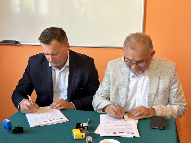 Tu na razie jest ściernisko, a będzie…nowoczesna szkoła!