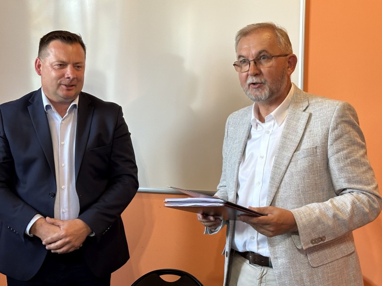 Tu na razie jest ściernisko, a będzie…nowoczesna szkoła!