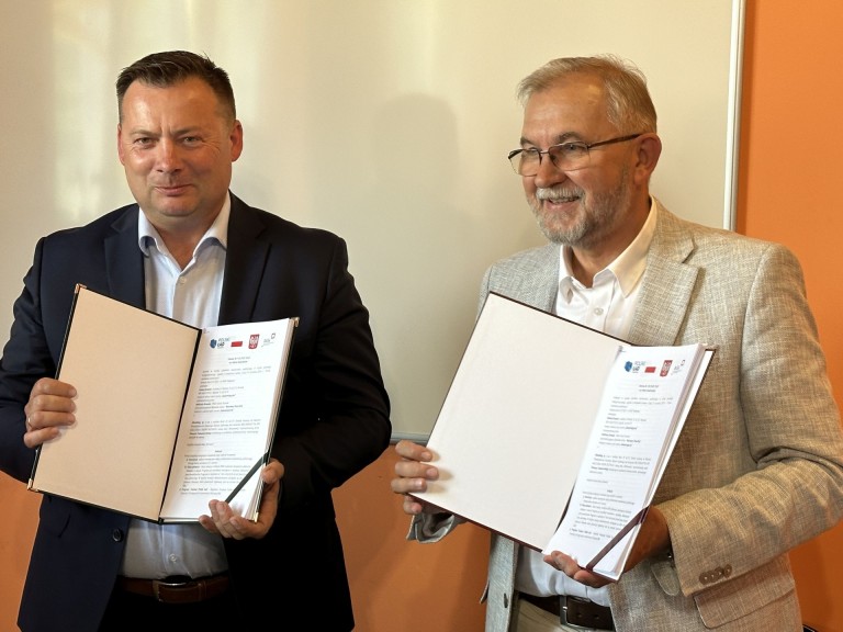 Tu na razie jest ściernisko, a będzie…nowoczesna szkoła!