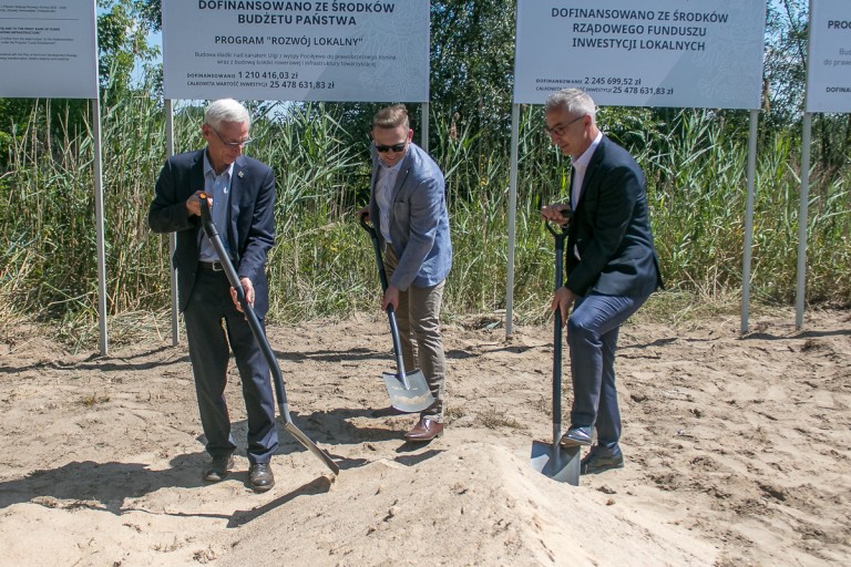 Budowa kładki na wyspę Pociejewo rozpoczęta. Pochłonie 25 mln zł