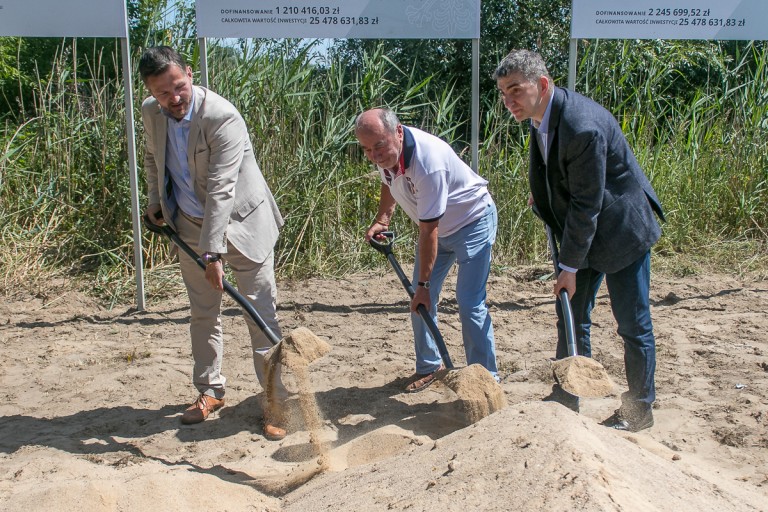 Budowa kładki na wyspę Pociejewo rozpoczęta. Pochłonie 25 mln zł