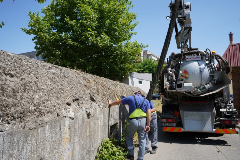 Schron został otwarty. Poszukiwane są kolejne tego typu obiekty