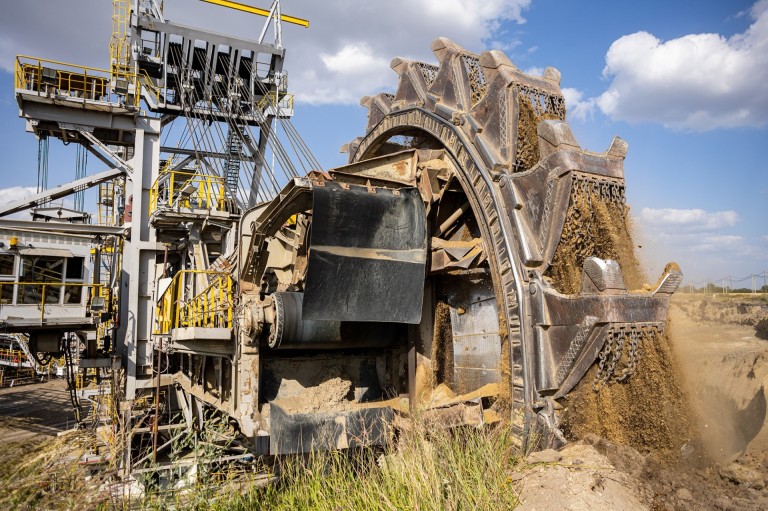 Podążając za Dolores. Kolejny krok w wyprowadzaniu koparki z odkrywki