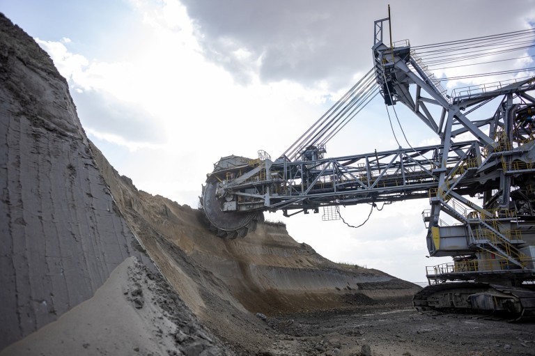 Podążając za Dolores. Kolejny krok w wyprowadzaniu koparki z odkrywki