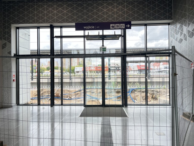 Poczekalnia i kasy już działają. Nowy dworzec dostępny dla podróżnych