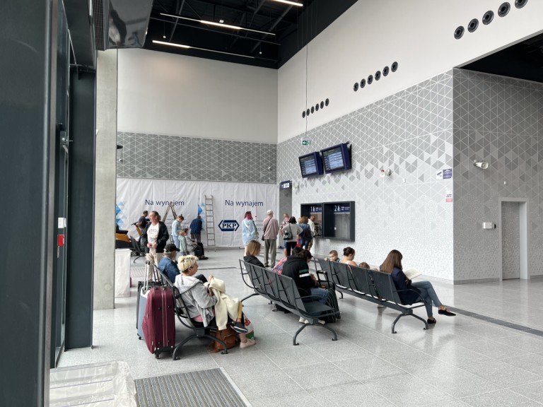 Poczekalnia i kasy już działają. Nowy dworzec dostępny dla podróżnych