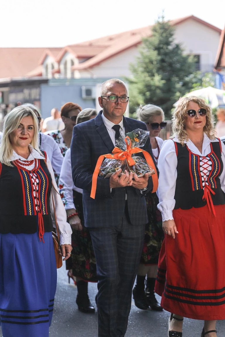 Spotkanie tradycji i nowoczesności. Zjazd gospodyń wiejskich w Licheniu