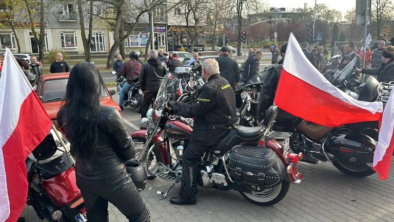 Oddali hołd bohaterom. Motocykliści uczcili Święto Niepodległości