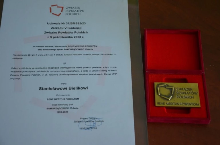 Starosta koniński otrzymał tytuł „Samorządowca 25-lecia”