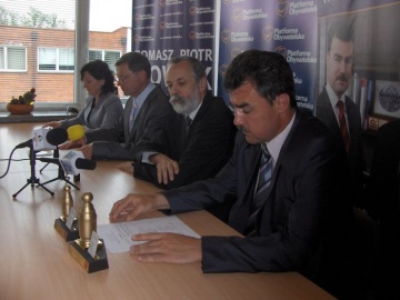 Popierają Komorowskiego