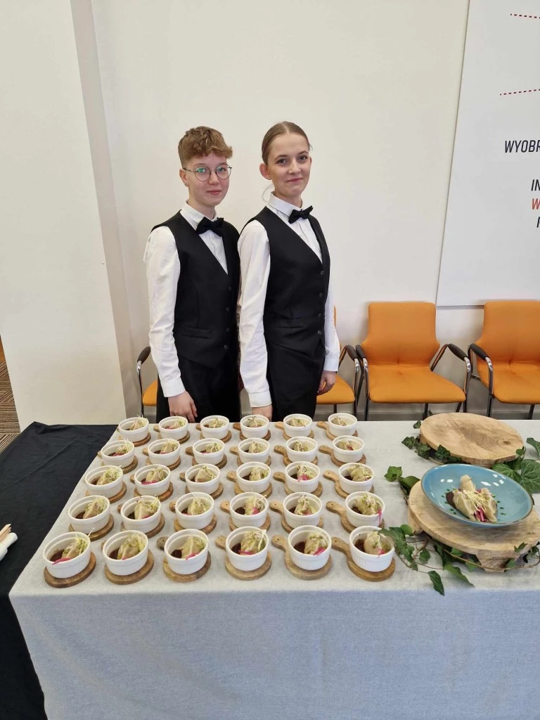 Sztuka mięsa. Uczniowie ZSEU w Żychlinie na podium konkursu kulinarnego