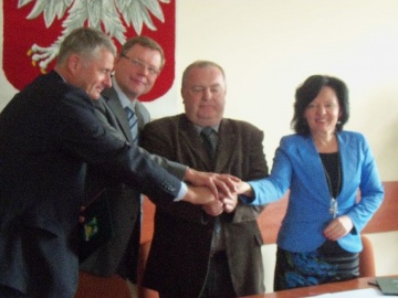 Złota wieża na górze