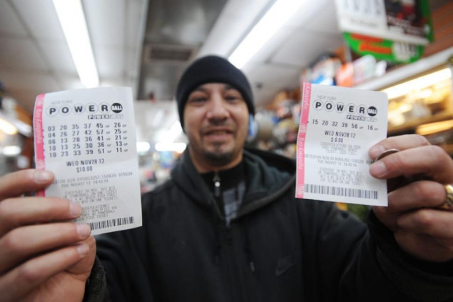 Amerykanie szaleją! Już dzis wieczorem do wygrania ponad miliard dolarów w loterii Powerball! Dowiedz się jak zagrać.