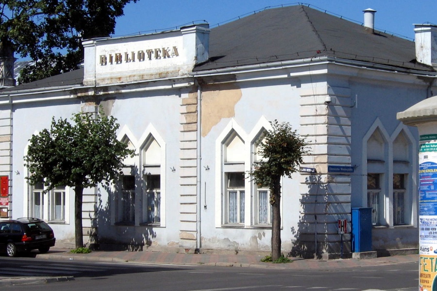 Naziści wymordowali Żydów, inni niszczą ich ślady w Koninie