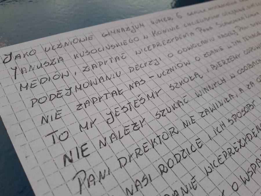 Społeczność Gimnazjum nr 6 murem za dyrektor Ludmiłą Woźniak