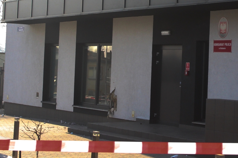 Wybuch bomby na komisariacie w Kłodawie. Sprawca nieznany