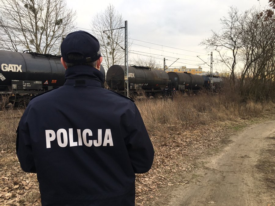 Konin. Śmierć na torach. Pod pociąg rzucił się 64-letni mężczyzna