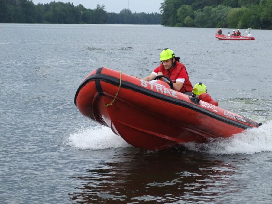 Licheń. Strażacy ochotnicy z całego kraju rywalizują na wodzie