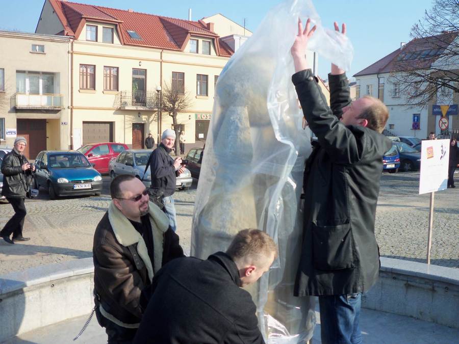 KONIN JEST NASZ: Bo prezydent Nowicki boi się prezerwatywy