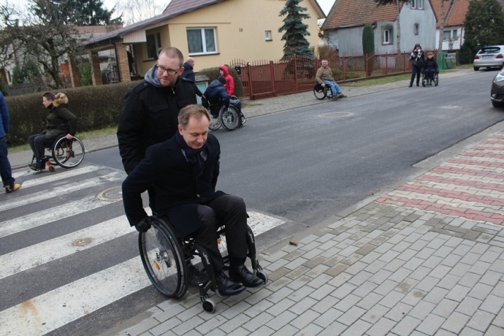 Prezydent werbuje oficer&oacute;w. Na jaką wojnę szykuje się urząd?