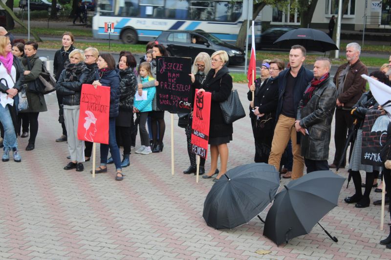 Czarny wtorek w Koninie. Kobiety chcą się czuć obywatelkami