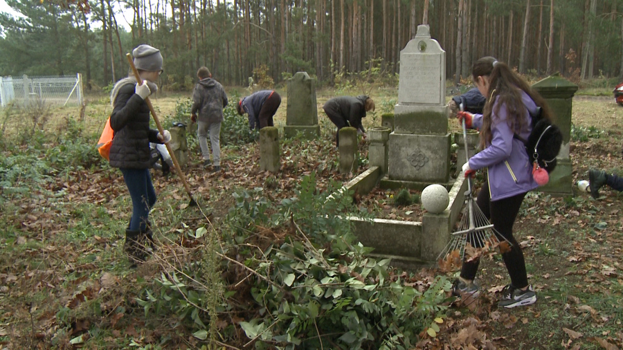 Grobersi w akcji. Frydhof - przywracają pamięć o zmarłychÂ